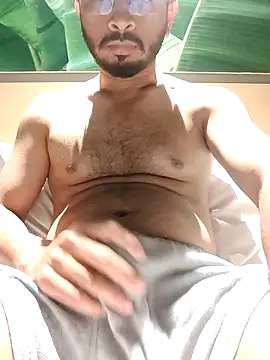 Punekarmanoj97 online show from 11/25/25, 04:18