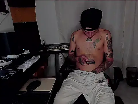 patrik tattoo  online show from 01/21/25, 03:37