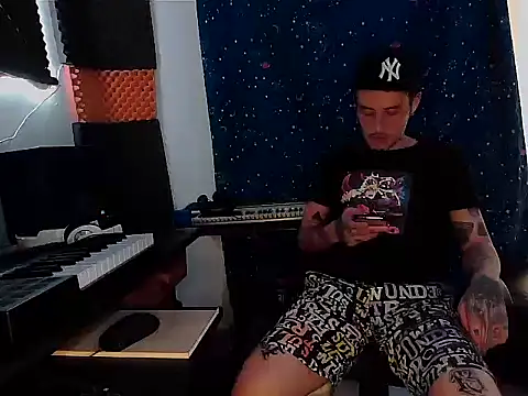 patrik tattoo  online show from 02/05/25, 10:22