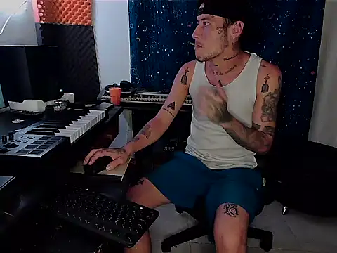 patrik tattoo  online show from 02/18/25, 04:04