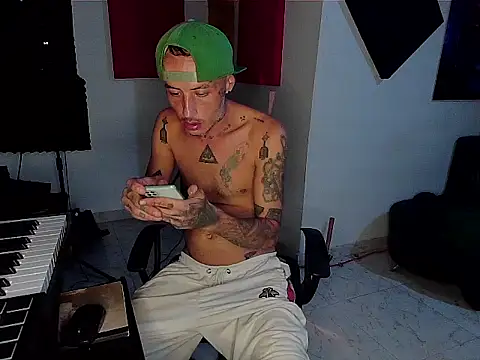 patrik tattoo  online show from 11/15/25, 09:28