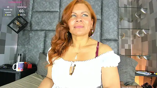 Snapshot of Corina_Taylor_ chatting on 02/11/25, 09:14 Corina Taylor online show from 02/11/25, 09:14