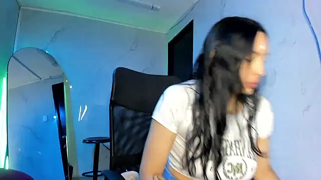 ChloeeTompson  online show from 10/25/25, 02:41