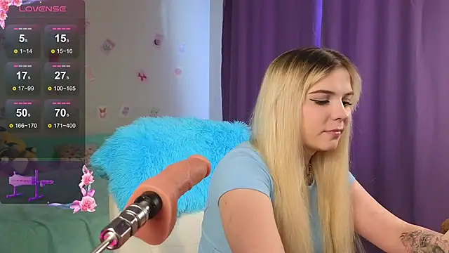 Snapshot of Kate_Legend chatting on 10/18/25, 03:20 Kate Legend online show from 10/18/25, 03:20