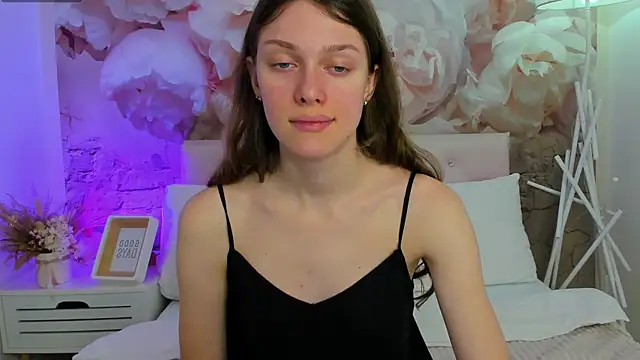 Snapshot of JaneBrowni chatting on 03/15/25, 01:18 JaneBrowni online show from 03/15/25, 01:18