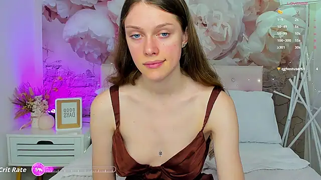 Snapshot of JaneBrowni chatting on 09/21/25, 12:18 JaneBrowni online show from 09/21/25, 12:18