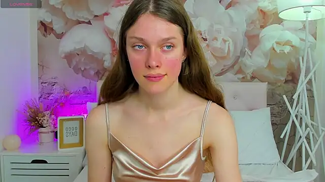 Snapshot of JaneBrowni chatting on 10/19/25, 12:28 JaneBrowni online show from 10/19/25, 12:28