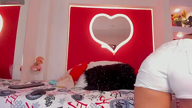 TabyJhonson online show from 11/11/25, 01:22