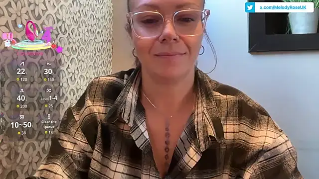 Snapshot of MelodyRoseUk chatting on 09/16/25, 11:00 MelodyRoseUk online show from 09/16/25, 11:00