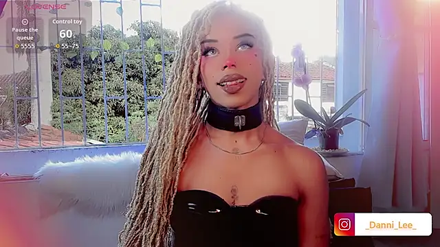 Snapshot of DanniLee_ chatting on 10/26/25, 09:10 DanniLee online show from 10/26/25, 09:10