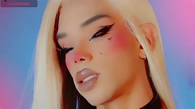 Snapshot of DanniLee_ chatting on 11/02/25, 08:55 DanniLee online show from 11/02/25, 08:55