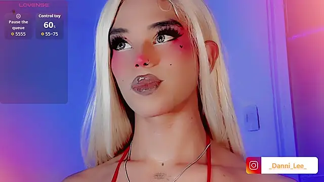 Snapshot of DanniLee_ chatting on 11/24/25, 10:09 DanniLee online show from 11/24/25, 10:09