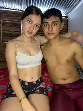 Snapshot of Jonlis01 chatting on 02/12/25, 07:02 Jonlis01 online show from 02/12/25, 07:02