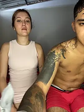 Snapshot of Jonlis01 chatting on 02/19/25, 04:00 Jonlis01 online show from 02/19/25, 04:00