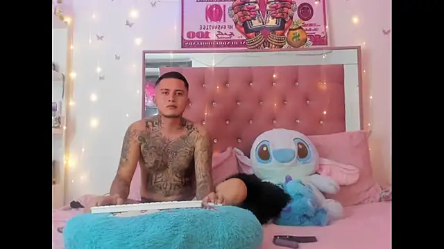 Snapshot of tamy_ian chatting on 03/21/25, 09:45 tamy ian online show from 03/21/25, 09:45