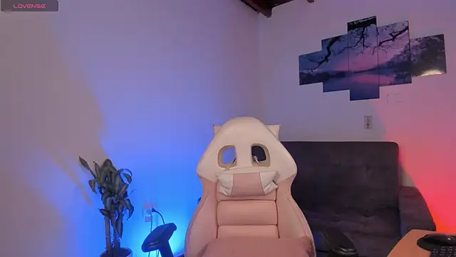 Snapshot of odelei chatting on 03/21/25, 07:44 odelei online show from 03/21/25, 07:44