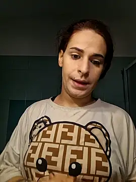 Snapshot of perla97 chatting on 10/10/25, 10:25 perla97 online show from 10/10/25, 10:25