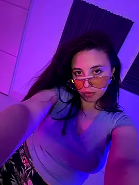 maipilu online show from 11/12/25, 03:40