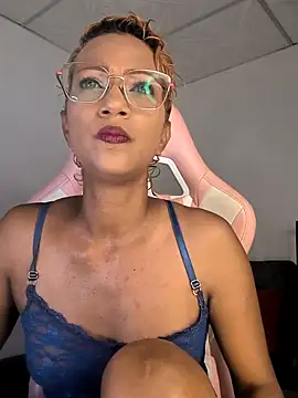 Amaliu  online show from 10/05/25, 03:43