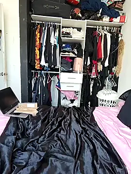 Lisacasandra online show from 10/29/25, 02:19