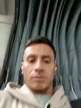 Snapshot of Andrewfalcon chatting on 12/12/24, 02:04 Andrewfalcon online show from 12/12/24, 02:04