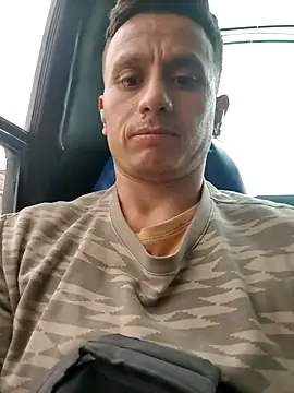 Snapshot of Andrewfalcon chatting on 01/05/25, 11:48 Andrewfalcon online show from 01/05/25, 11:48