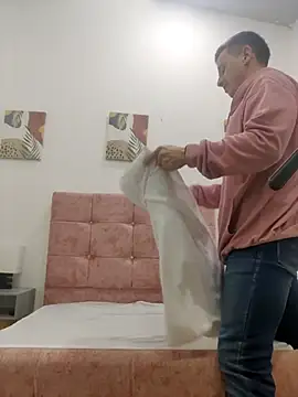 Snapshot of Andrewfalcon chatting on 01/23/25, 12:19 Andrewfalcon online show from 01/23/25, 12:19