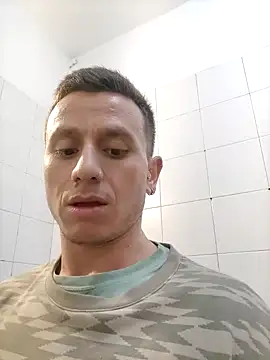 Snapshot of Andrewfalcon chatting on 01/24/25, 11:48 Andrewfalcon online show from 01/24/25, 11:48