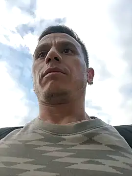 Snapshot of Andrewfalcon chatting on 01/26/25, 11:39 Andrewfalcon online show from 01/26/25, 11:39