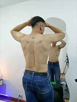 Snapshot of Andrewfalcon chatting on 09/20/25, 07:48 Andrewfalcon online show from 09/20/25, 07:48