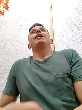 Snapshot of Andrewfalcon chatting on 10/09/25, 06:28 Andrewfalcon online show from 10/09/25, 06:28