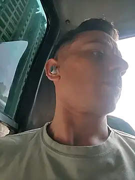 Snapshot of Andrewfalcon chatting on 10/10/25, 08:08 Andrewfalcon online show from 10/10/25, 08:08