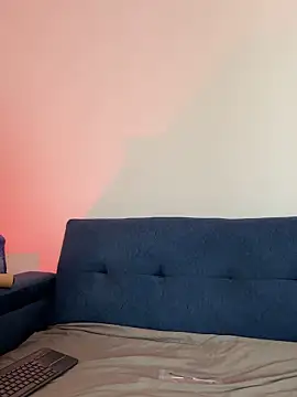 Snapshot of Andrewfalcon chatting on 10/11/25, 08:07 Andrewfalcon online show from 10/11/25, 08:07