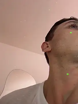 Snapshot of Andrewfalcon chatting on 11/02/25, 09:22 Andrewfalcon online show from 11/02/25, 09:22