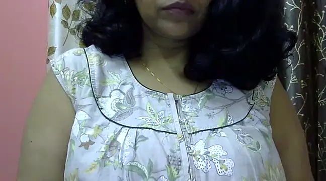 Snapshot of Riya_riyaa chatting on 01/02/25, 04:24 Riya riyaa online show from 01/02/25, 04:24