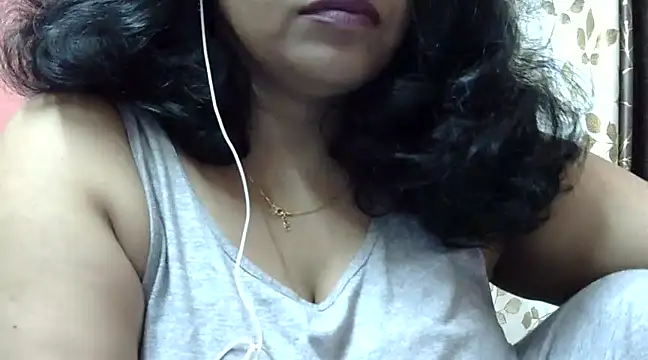 Snapshot of Riya_riyaa chatting on 01/06/25, 04:34 Riya riyaa online show from 01/06/25, 04:34