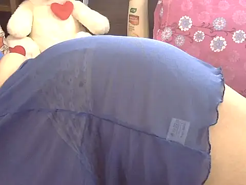 Snapshot of Riya_riyaa chatting on 02/11/25, 09:31 Riya riyaa online show from 02/11/25, 09:31