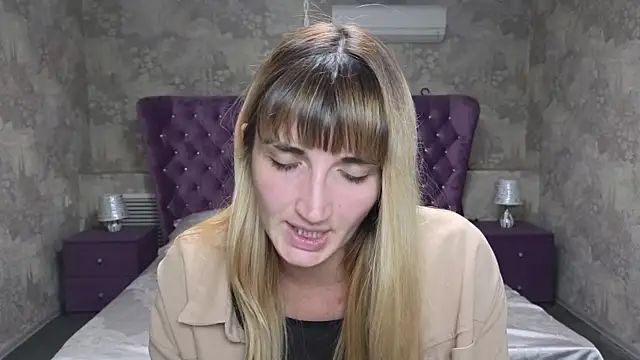 Snapshot of Nika_Kitten chatting on 10/08/25, 07:00 Nika Kitten online show from 10/08/25, 07:00