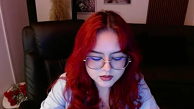 Snapshot of crimson_tati_ chatting on 02/23/25, 04:24 crimson tati online show from 02/23/25, 04:24