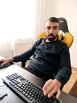 Snapshot of SertSikici022 chatting on 12/10/24, 11:43 SertSikici022 online show from 12/10/24, 11:43