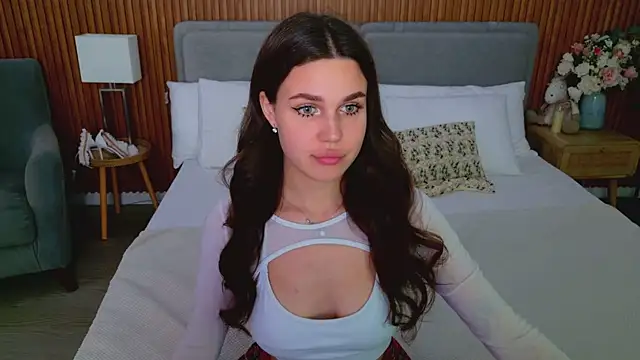 RihannaRose online show from 10/15/25, 05:02