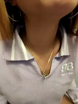 Snapshot of little_mavi chatting on 01/17/25, 01:36 little mavi online show from 01/17/25, 01:36