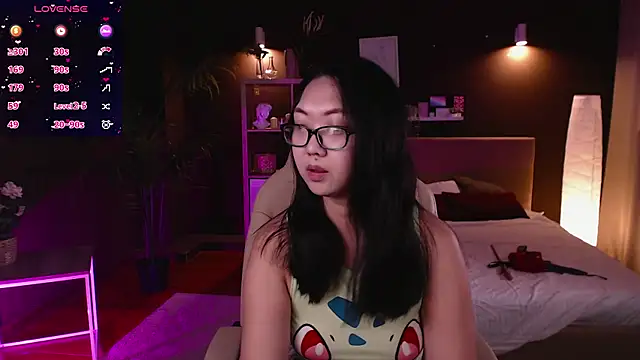 Snapshot of Marine_Vact chatting on 11/04/25, 02:05 Marine Vact online show from 11/04/25, 02:05