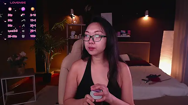 Snapshot of Marine_Vact chatting on 11/07/25, 02:06 Marine Vact online show from 11/07/25, 02:06