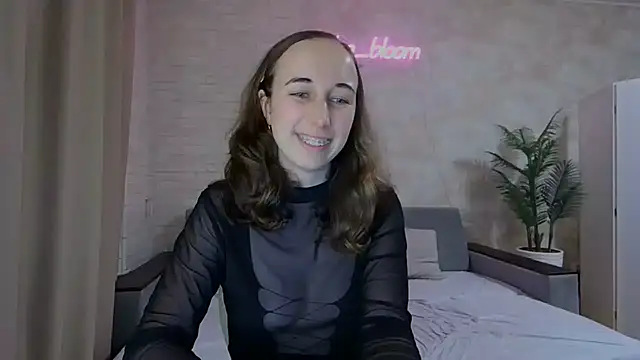 Snapshot of Anika_bloom chatting on 01/29/25, 06:43 Anika bloom online show from 01/29/25, 06:43