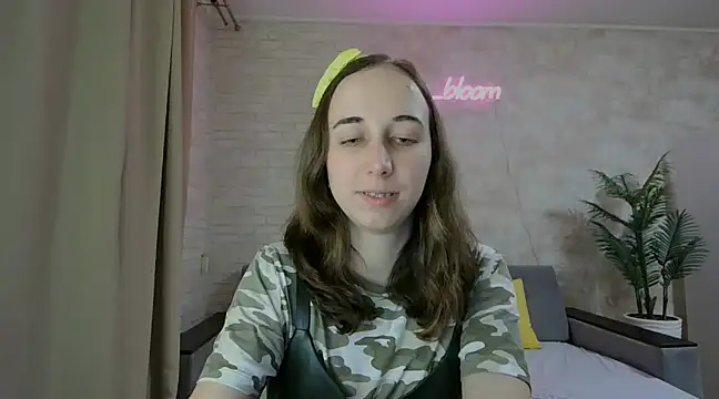 Snapshot of Anika_bloom chatting on 02/01/25, 06:43 Anika bloom online show from 02/01/25, 06:43
