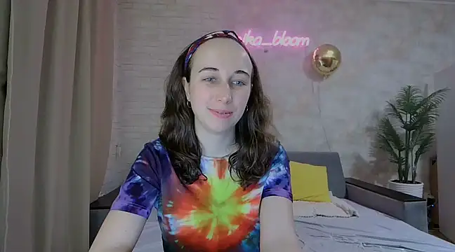 Snapshot of Anika_bloom chatting on 02/17/25, 03:47 Anika bloom online show from 02/17/25, 03:47