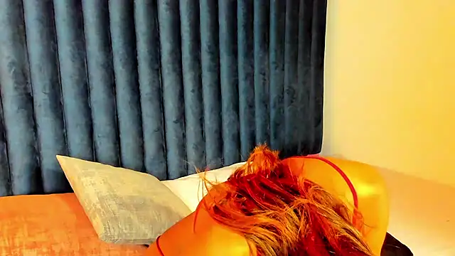 Lily Miiller online show from 01/14/25, 05:45