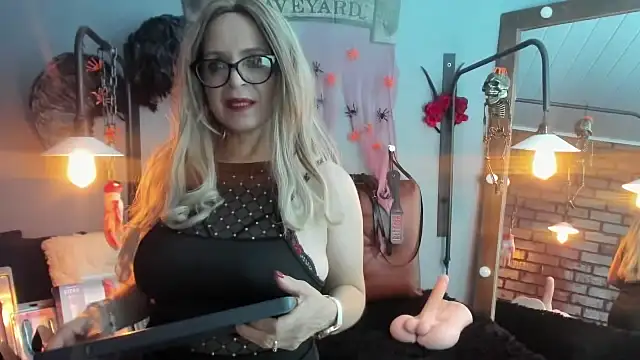 Samantha mature56 online show from 10/21/25, 09:21