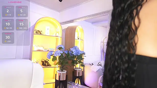 elasummer online show from 10/10/25, 12:26